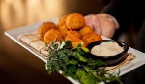 30 Arancini balls with aioli